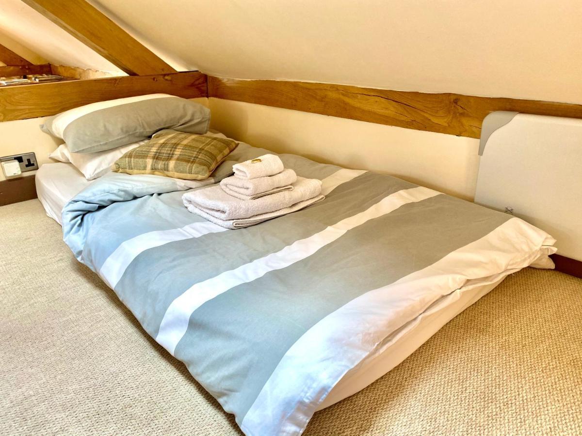 Greencourt Loft - The Cotswold Way, Stroud Ryeford Ngoại thất bức ảnh